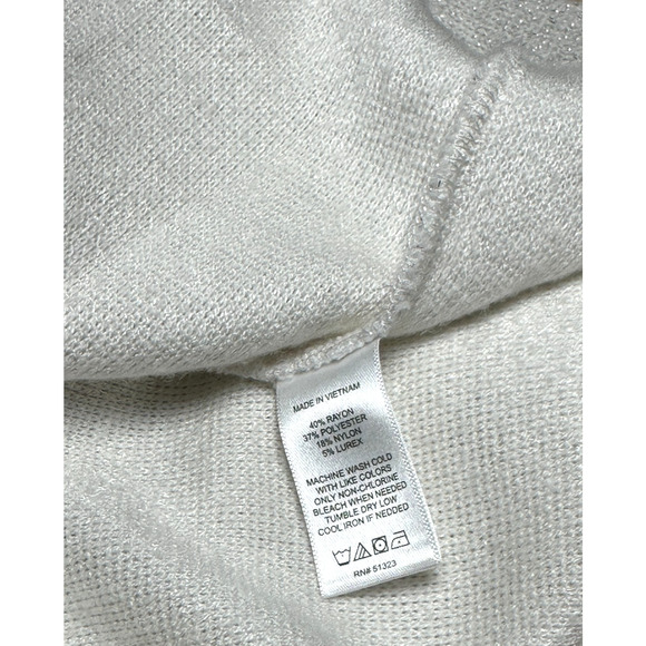 CeCe Silver Sparkle Off White Puff Sleeve Sweater Medium Holiday - Picture 6 of 6